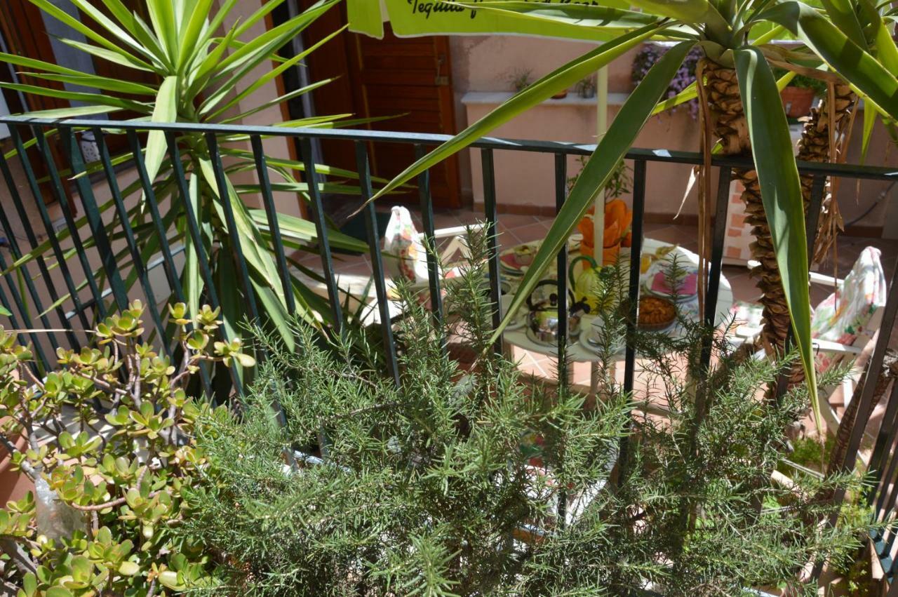 B&B Vicolo del Chiostro Aci SantʼAntonio Exterior foto