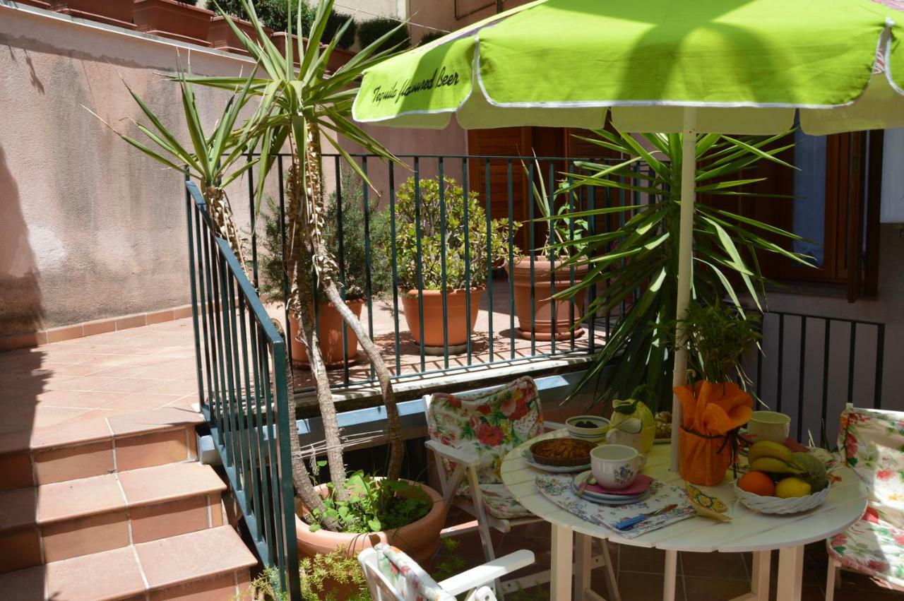 B&B Vicolo del Chiostro Aci SantʼAntonio Exterior foto
