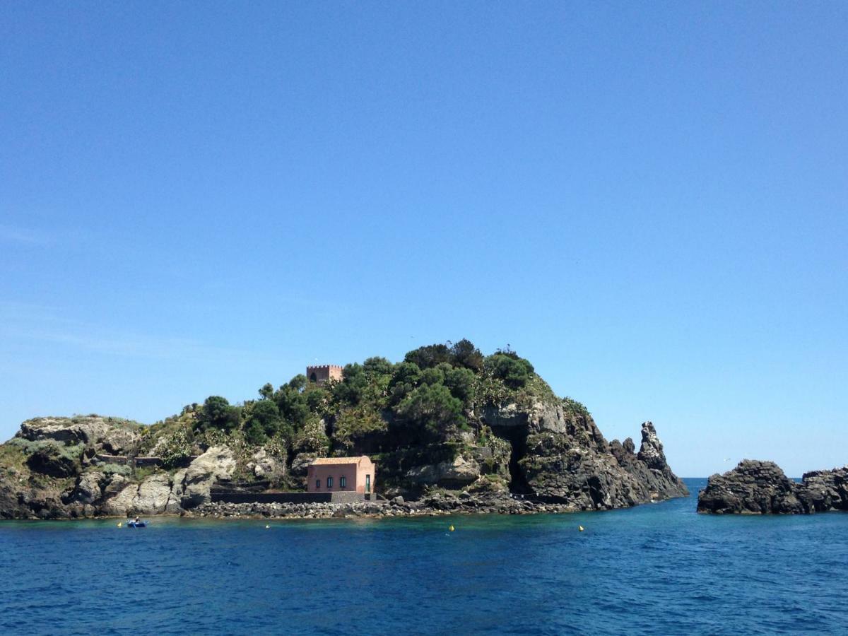 B&B Vicolo del Chiostro Aci SantʼAntonio Exterior foto